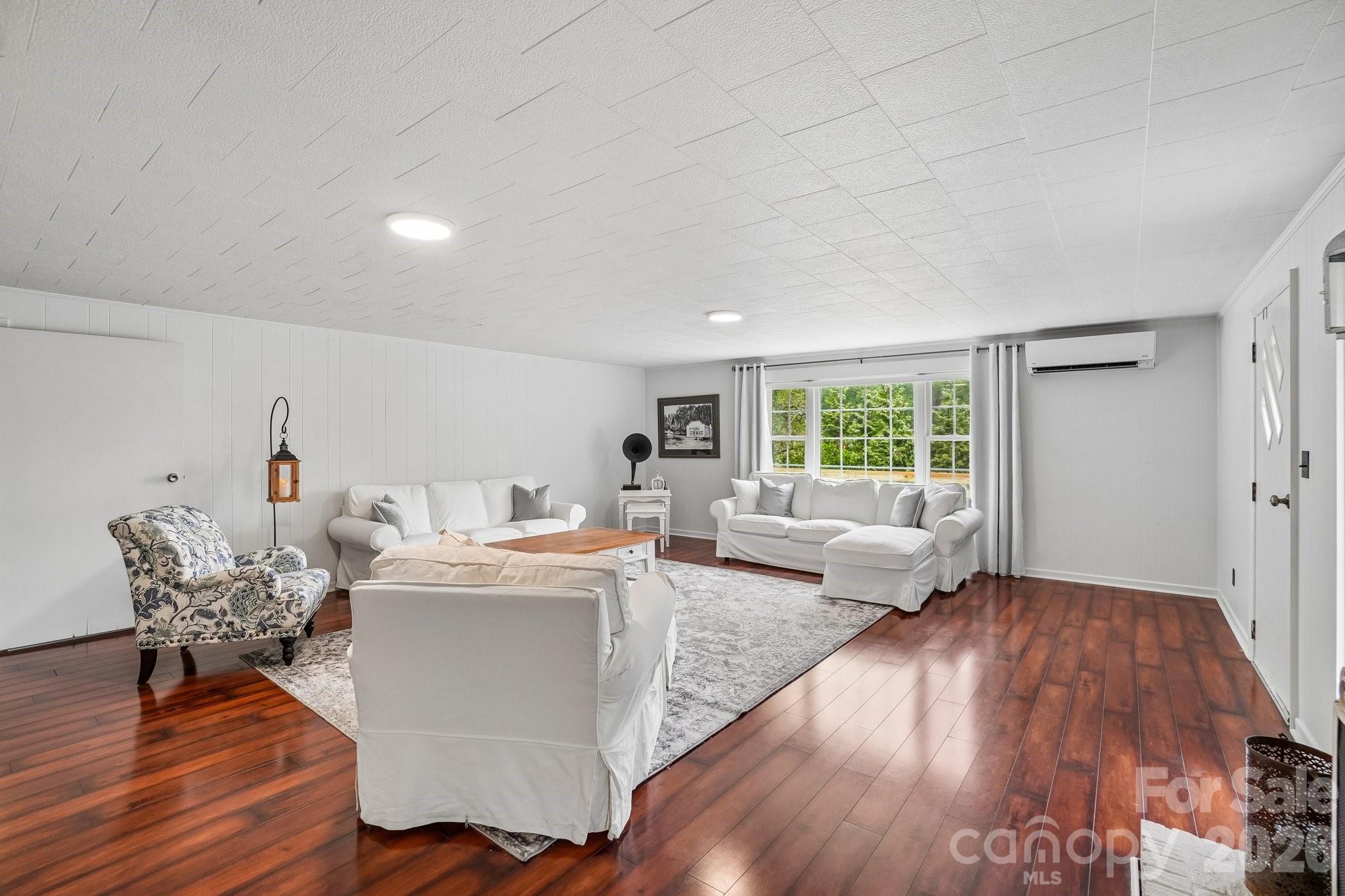 434 Dovers Branch Road — Burnsville