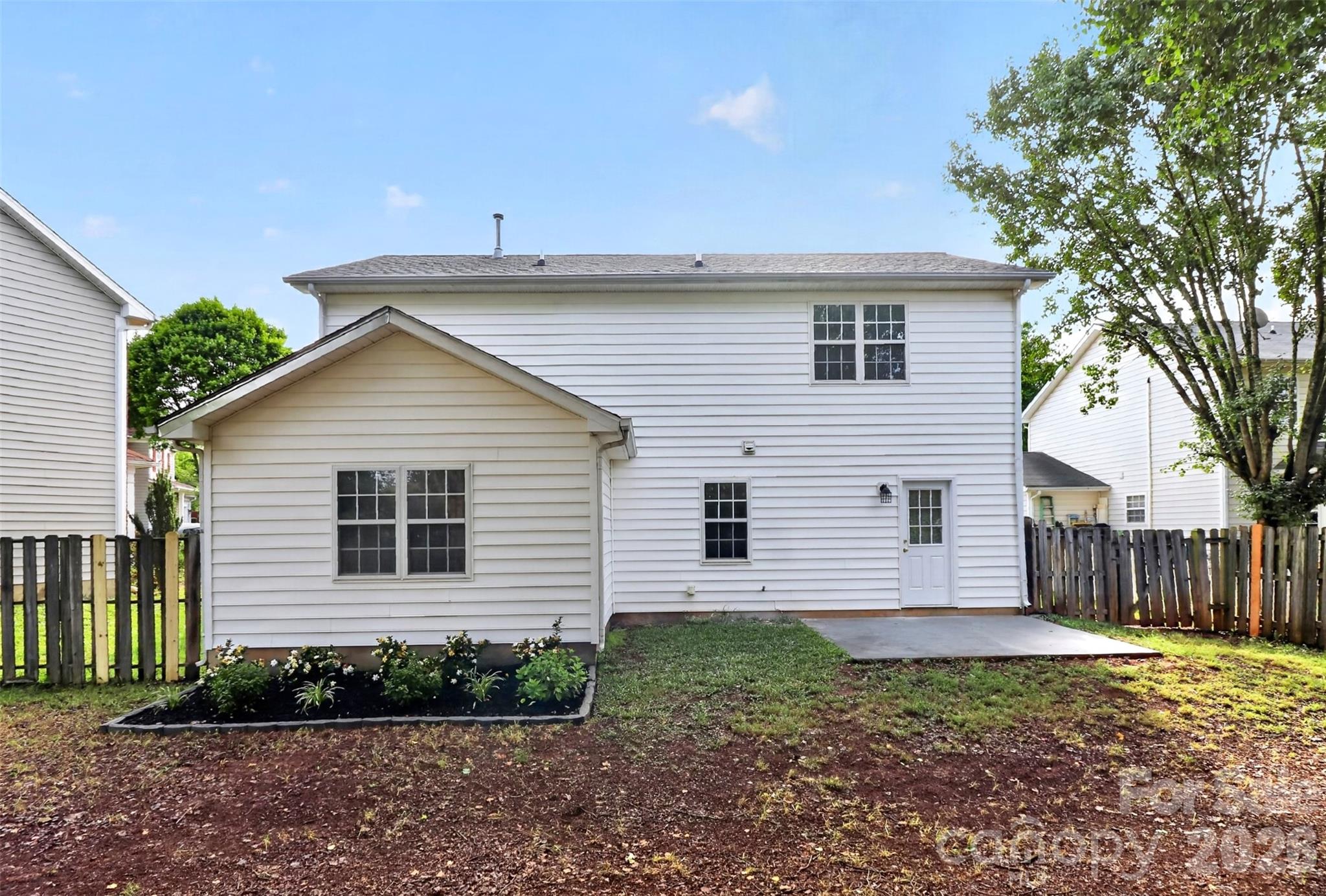 1194 Tufton Place NW — Concord