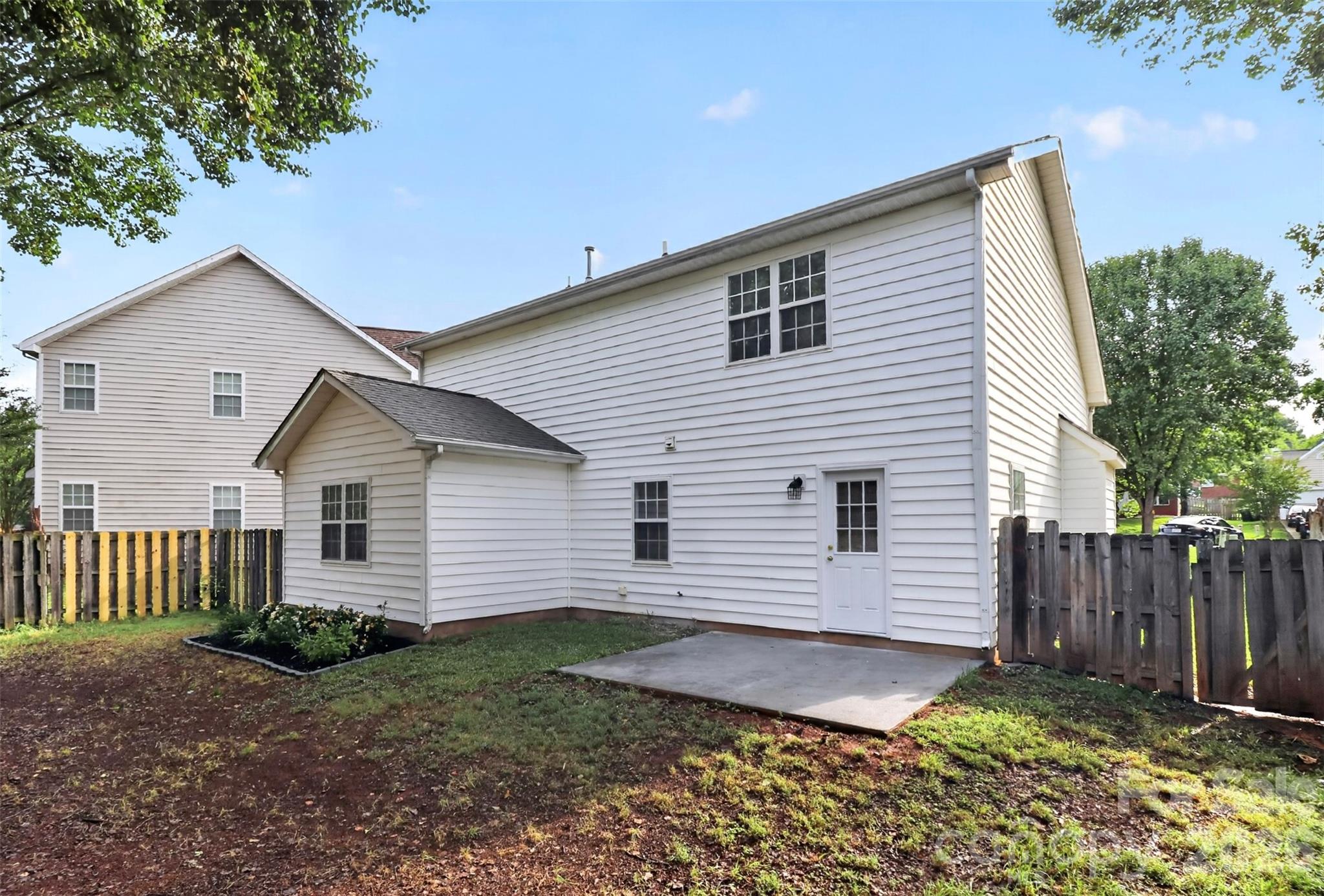1194 Tufton Place NW — Concord