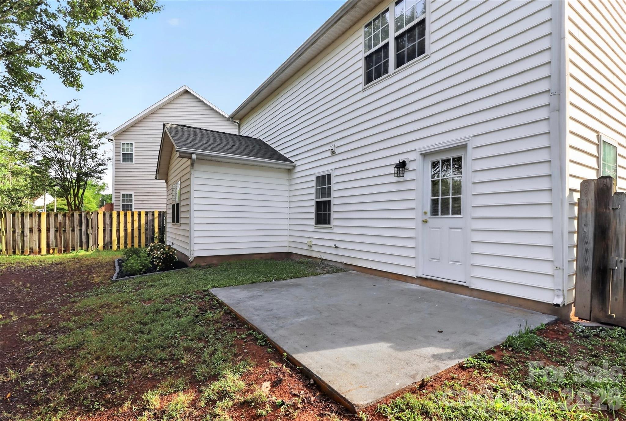 1194 Tufton Place NW — Concord