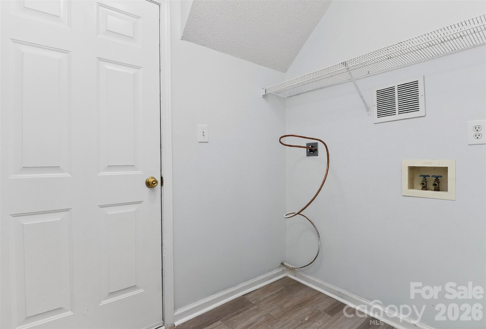 1194 Tufton Place NW — Concord