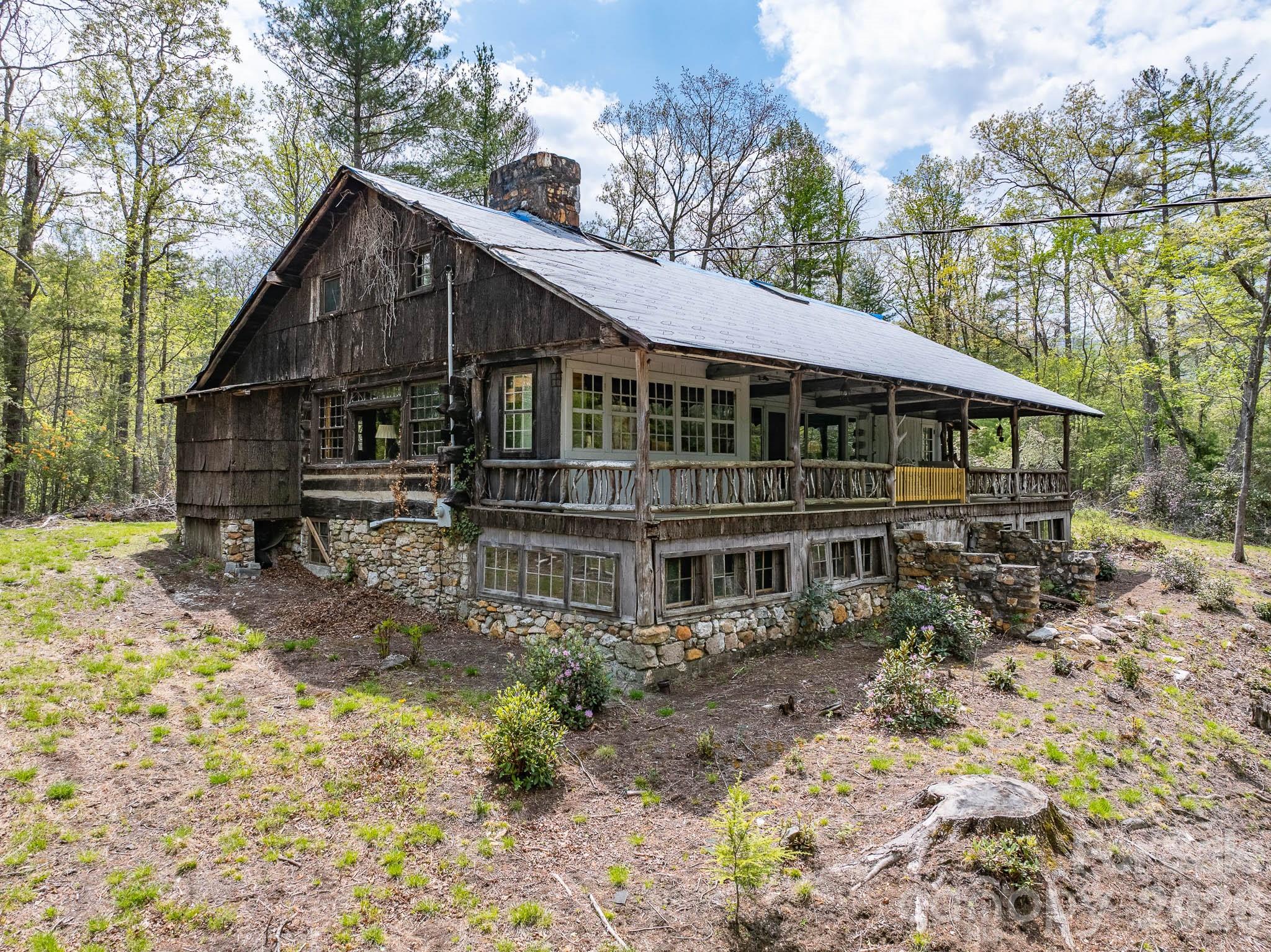 1971 Swiss Pine Lake Drive — Spruce Pine