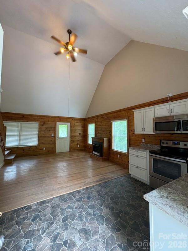 9064 Wildflower Lane — Newland
