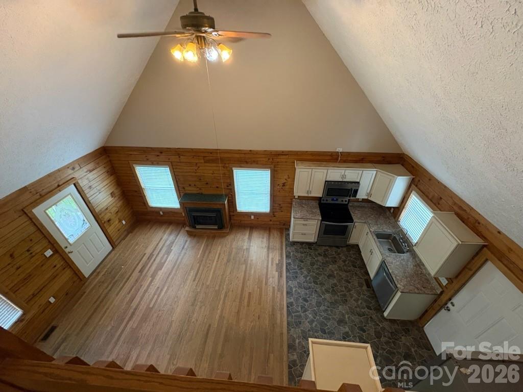 9064 Wildflower Lane — Newland