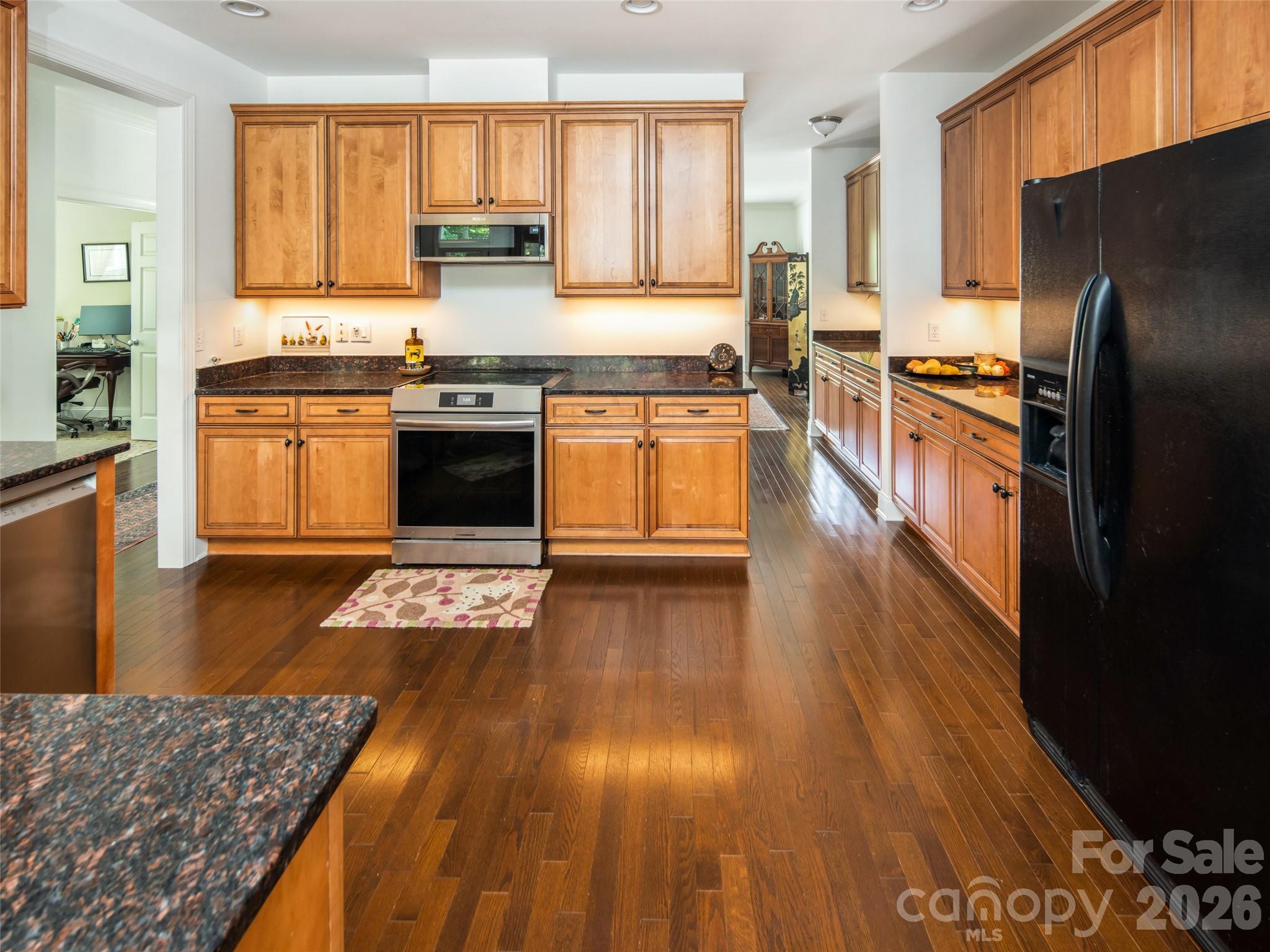 541 Welsh Partridge Circle — Biltmore Lake