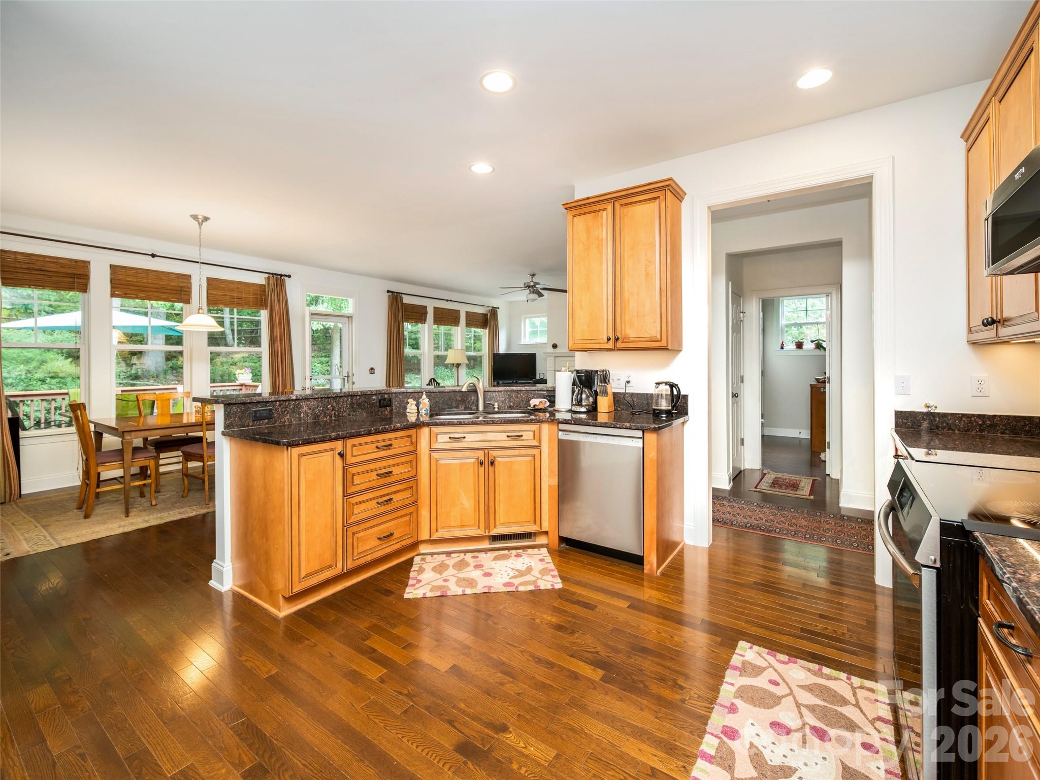 541 Welsh Partridge Circle — Biltmore Lake