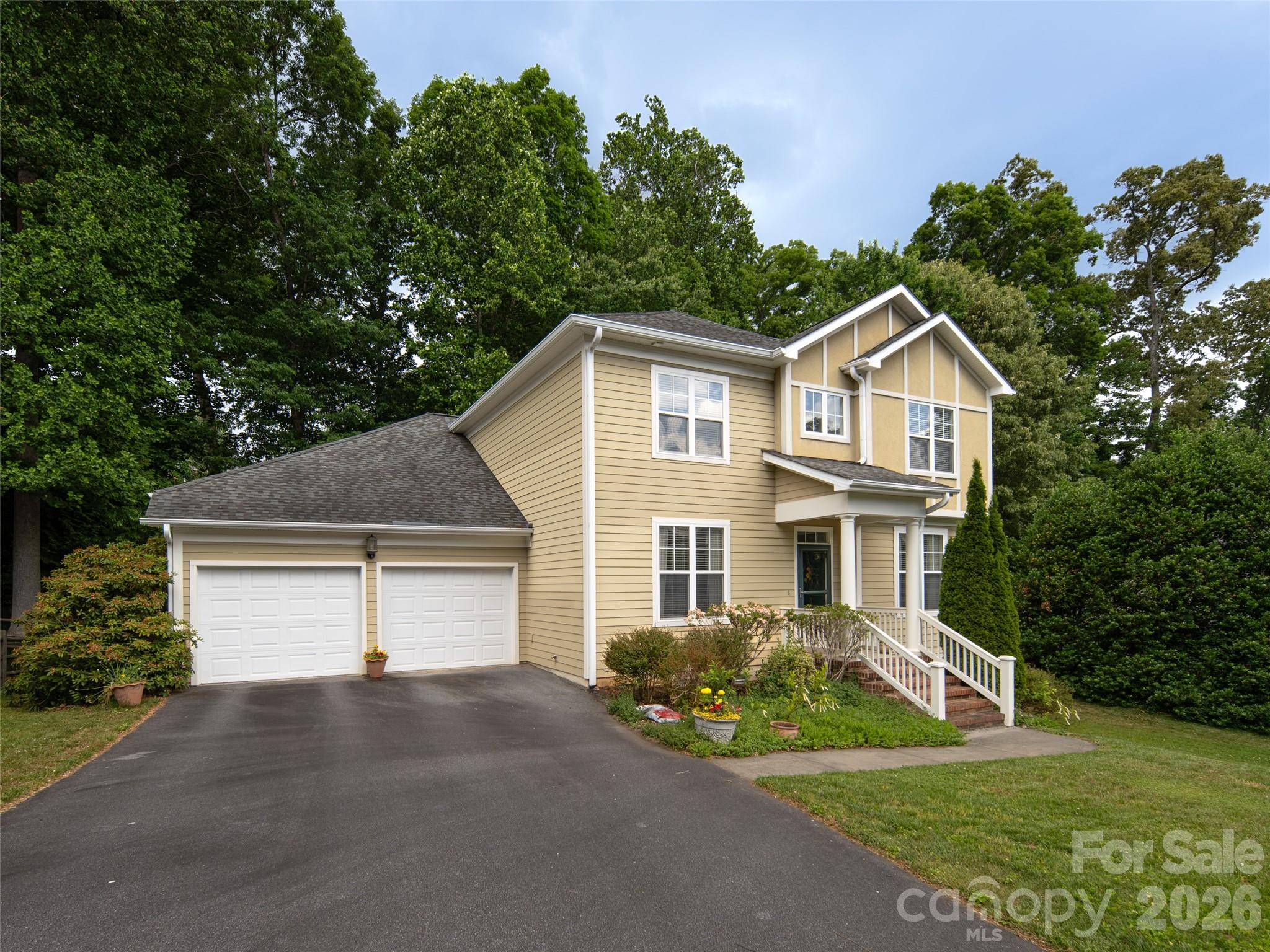 541 Welsh Partridge Circle — Biltmore Lake