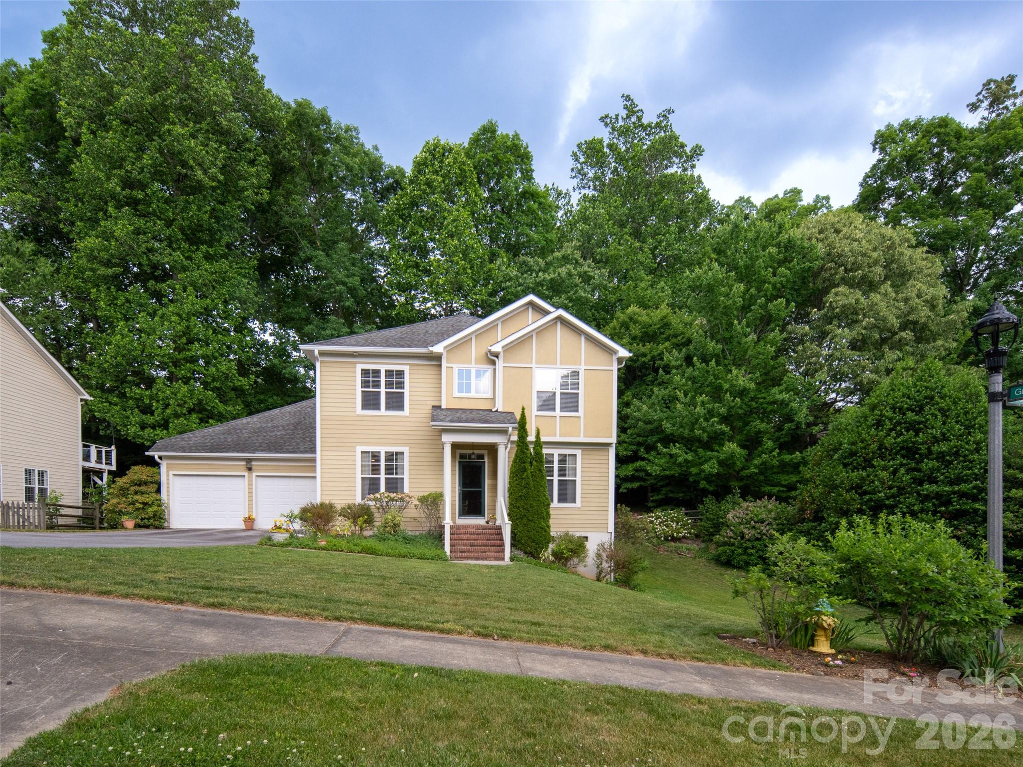 541 Welsh Partridge Circle — Biltmore Lake