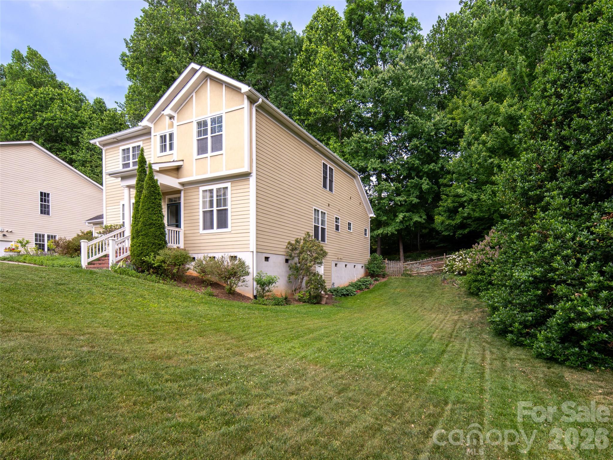 541 Welsh Partridge Circle — Biltmore Lake