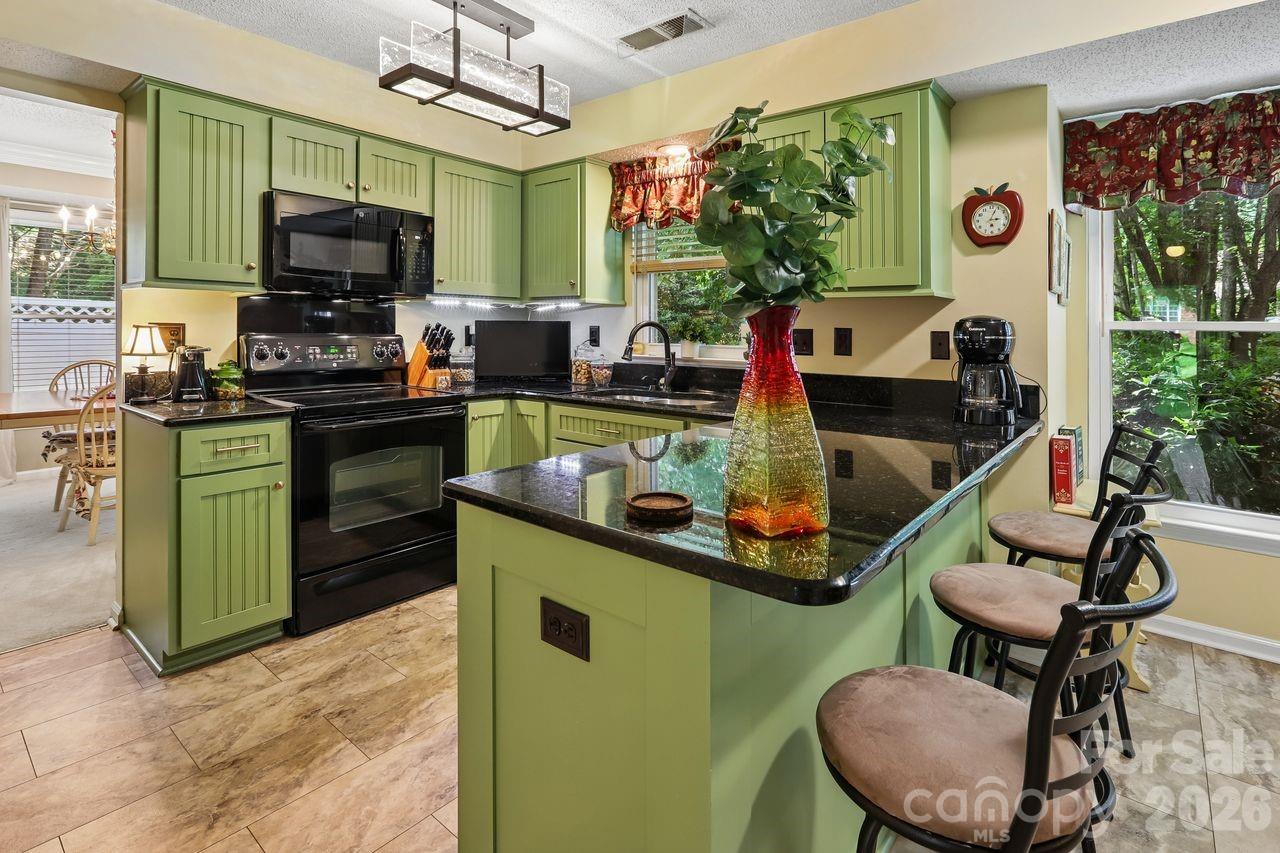3009 Oakcroft Drive — Matthews
