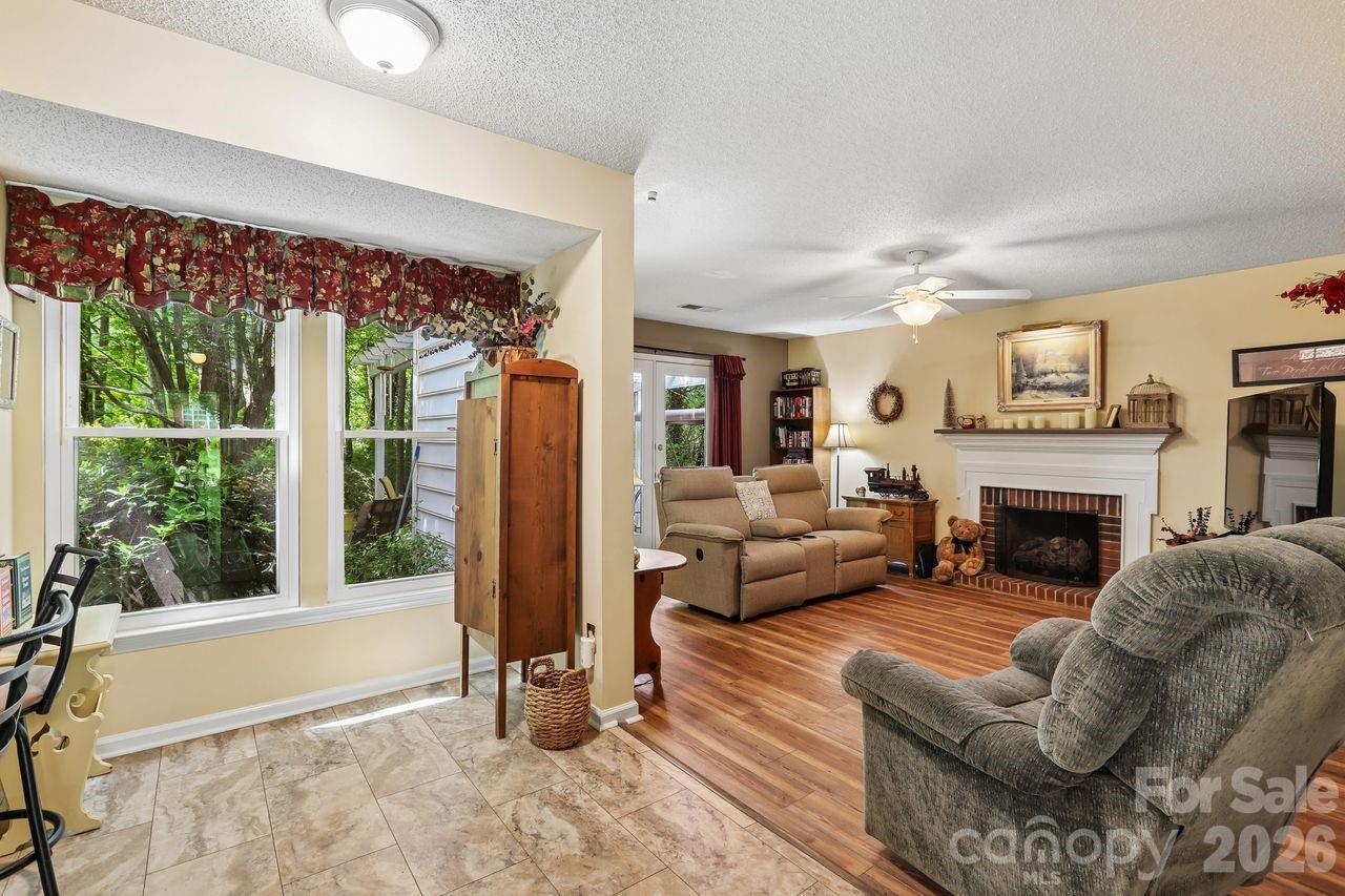 3009 Oakcroft Drive — Matthews