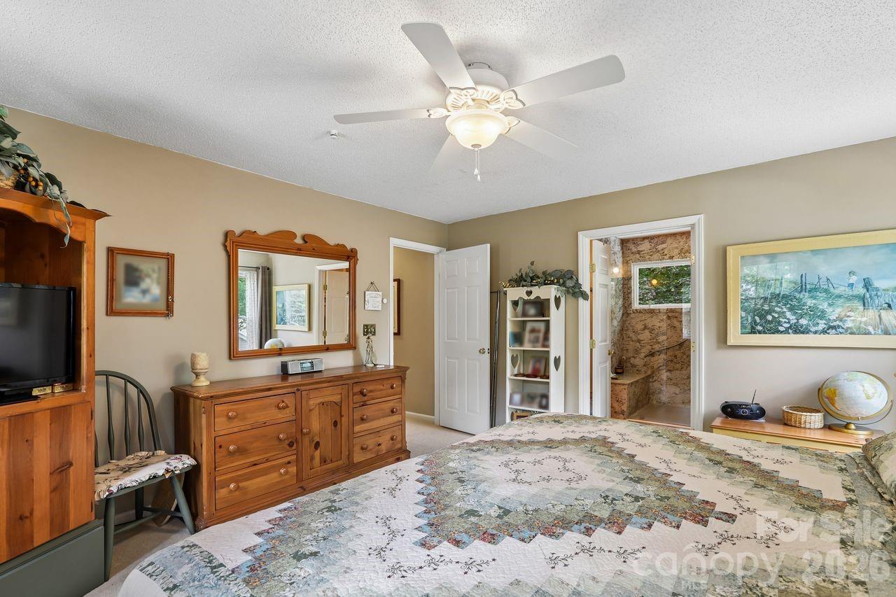 3009 Oakcroft Drive — Matthews