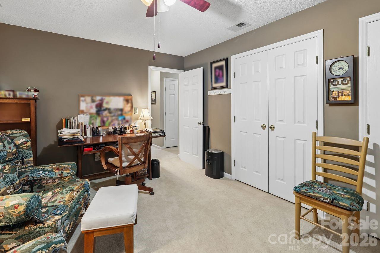 3009 Oakcroft Drive — Matthews