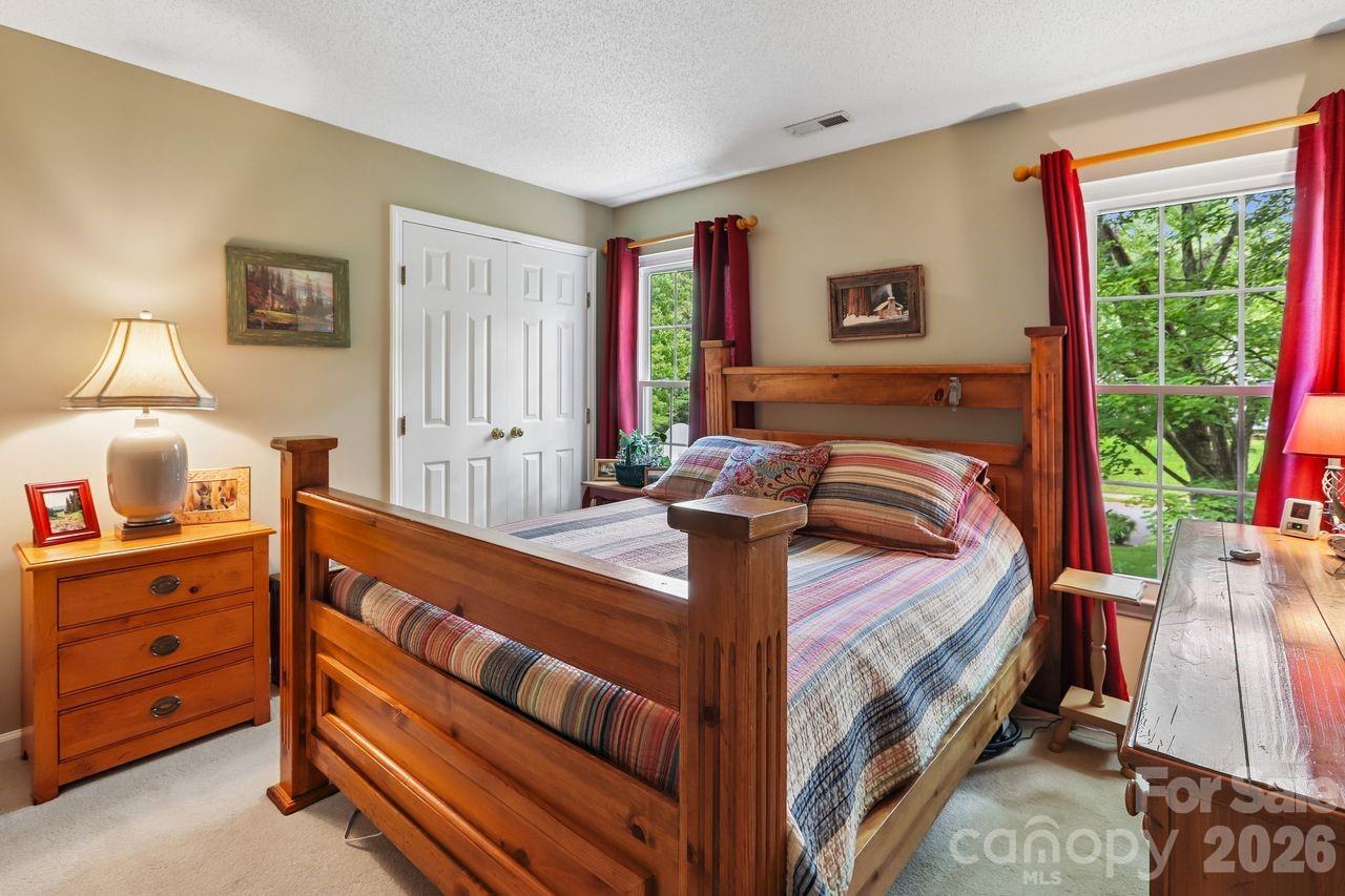 3009 Oakcroft Drive — Matthews