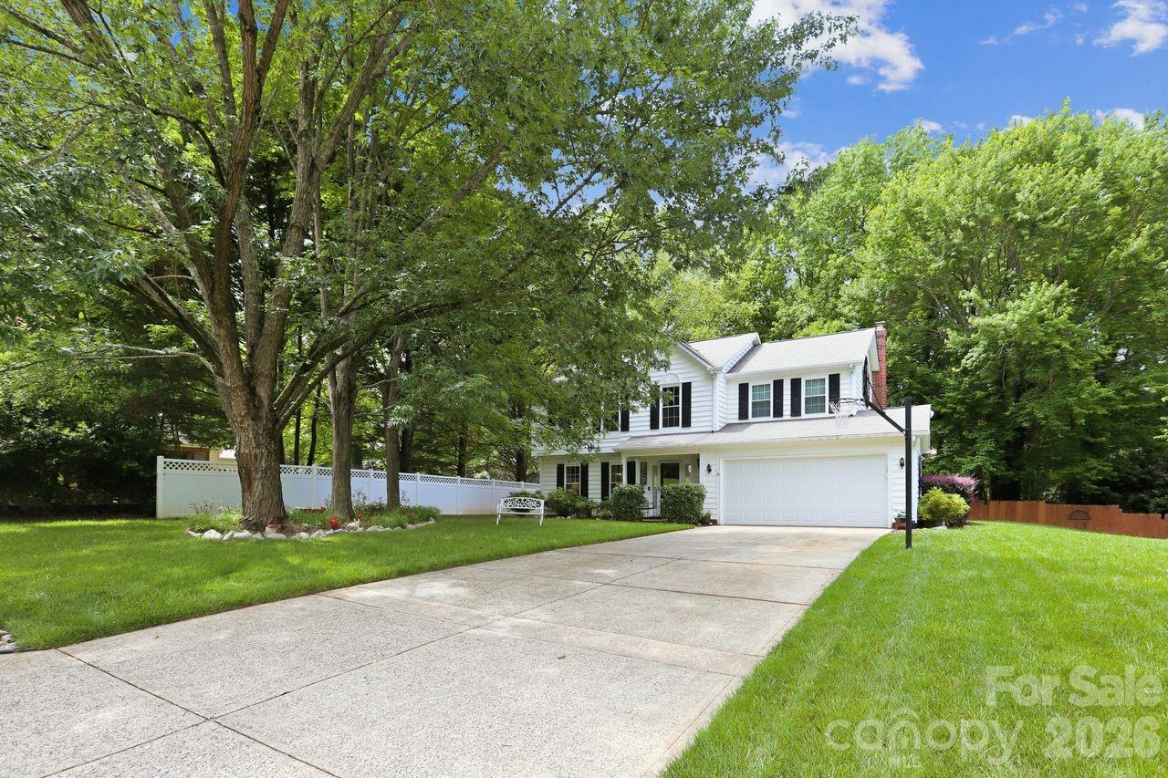 3009 Oakcroft Drive — Matthews