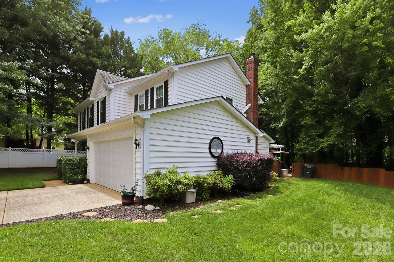 3009 Oakcroft Drive — Matthews