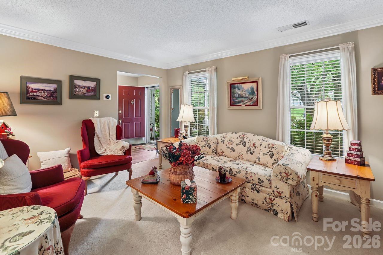 3009 Oakcroft Drive — Matthews