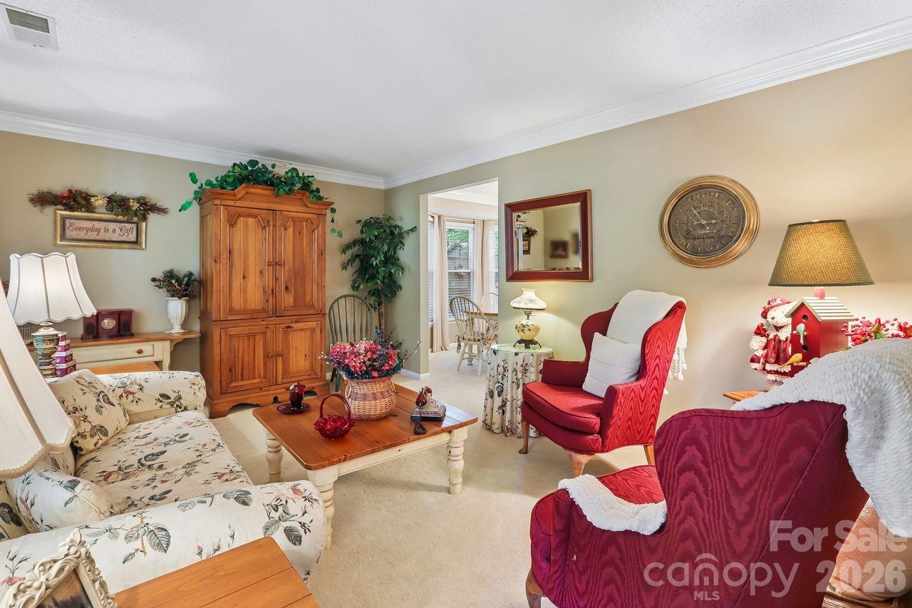 3009 Oakcroft Drive — Matthews