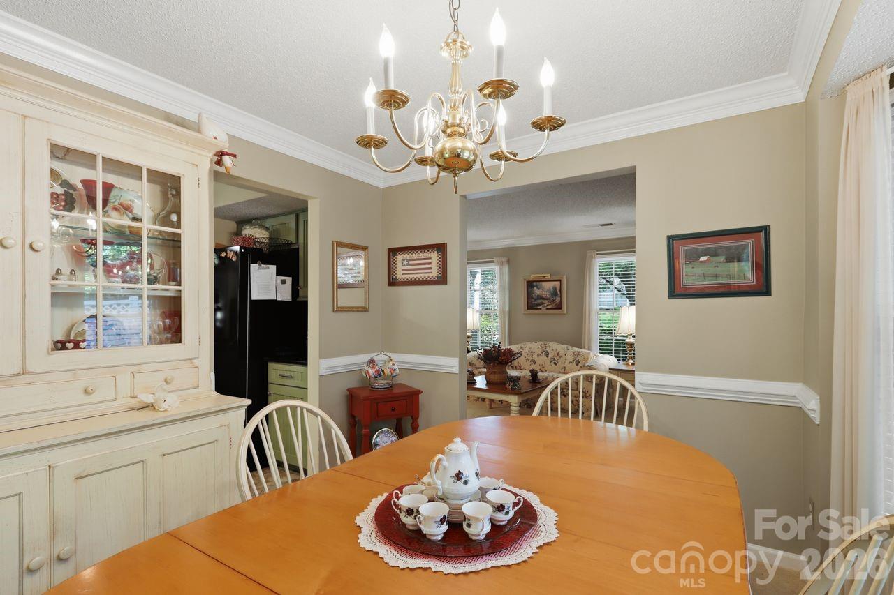 3009 Oakcroft Drive — Matthews