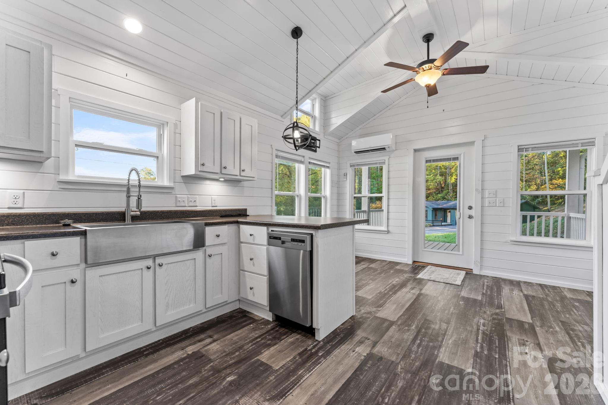 619 Kitchens Branch Road — Sylva
