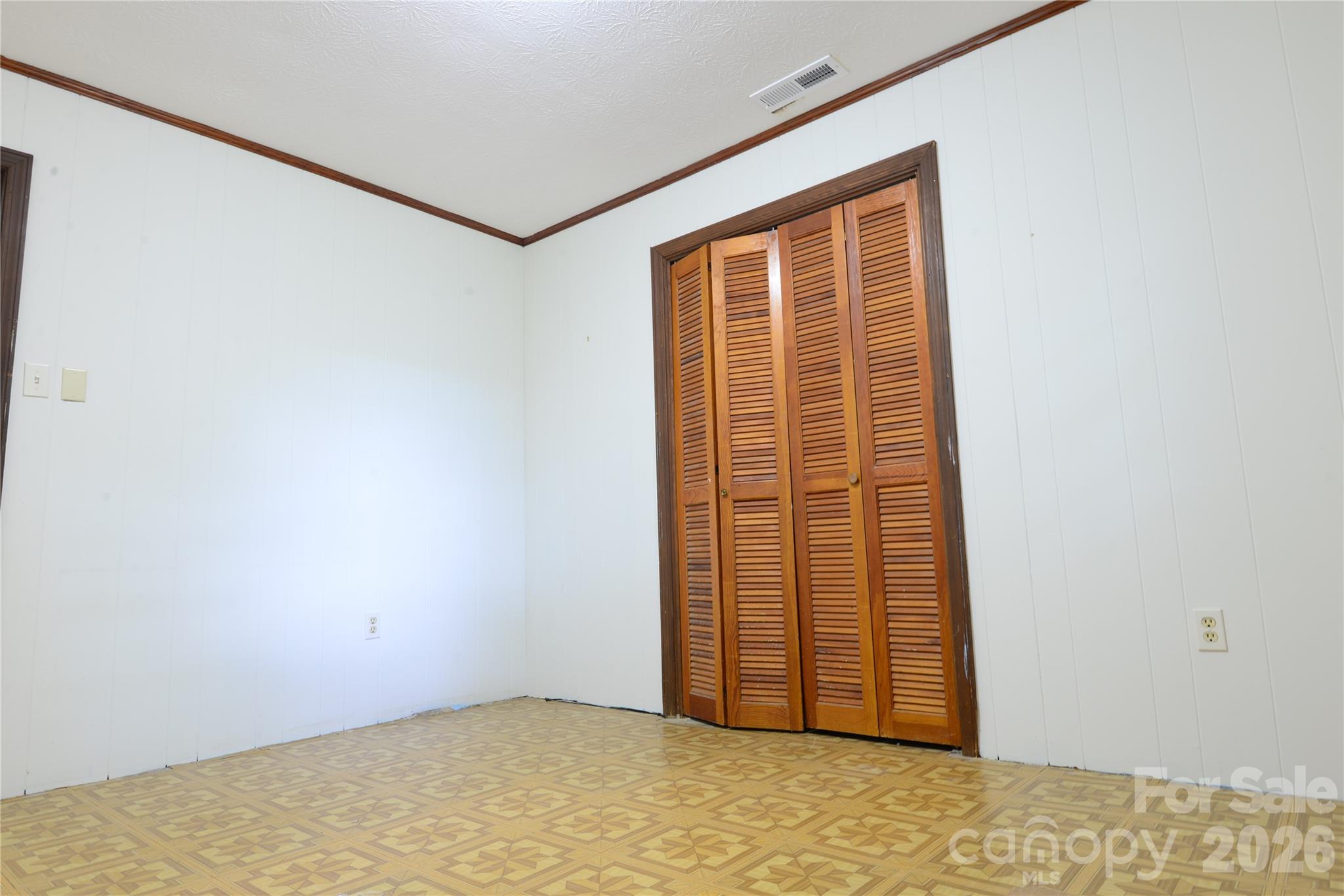 24 Sarabec Hill Road — Black Mountain