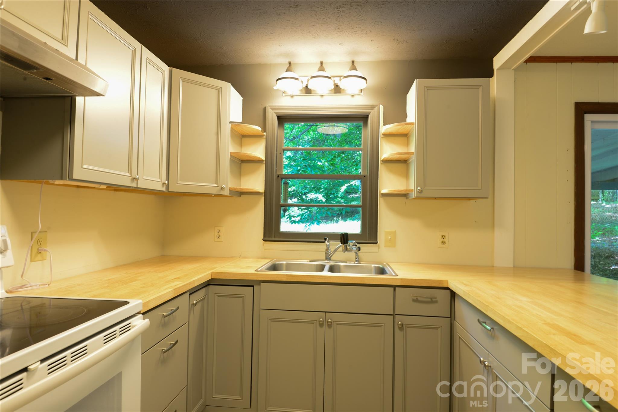 24 Sarabec Hill Road — Black Mountain
