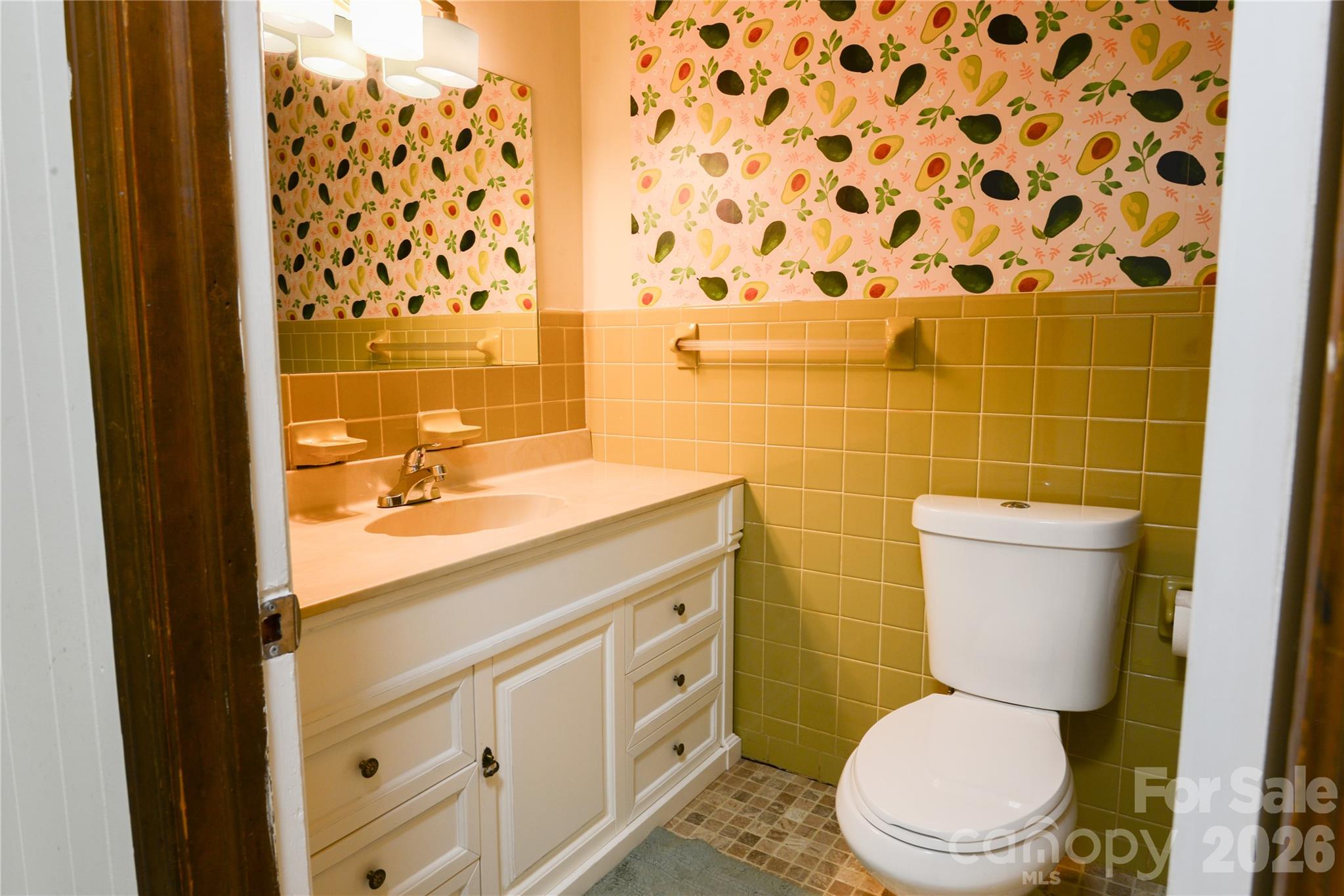 24 Sarabec Hill Road — Black Mountain