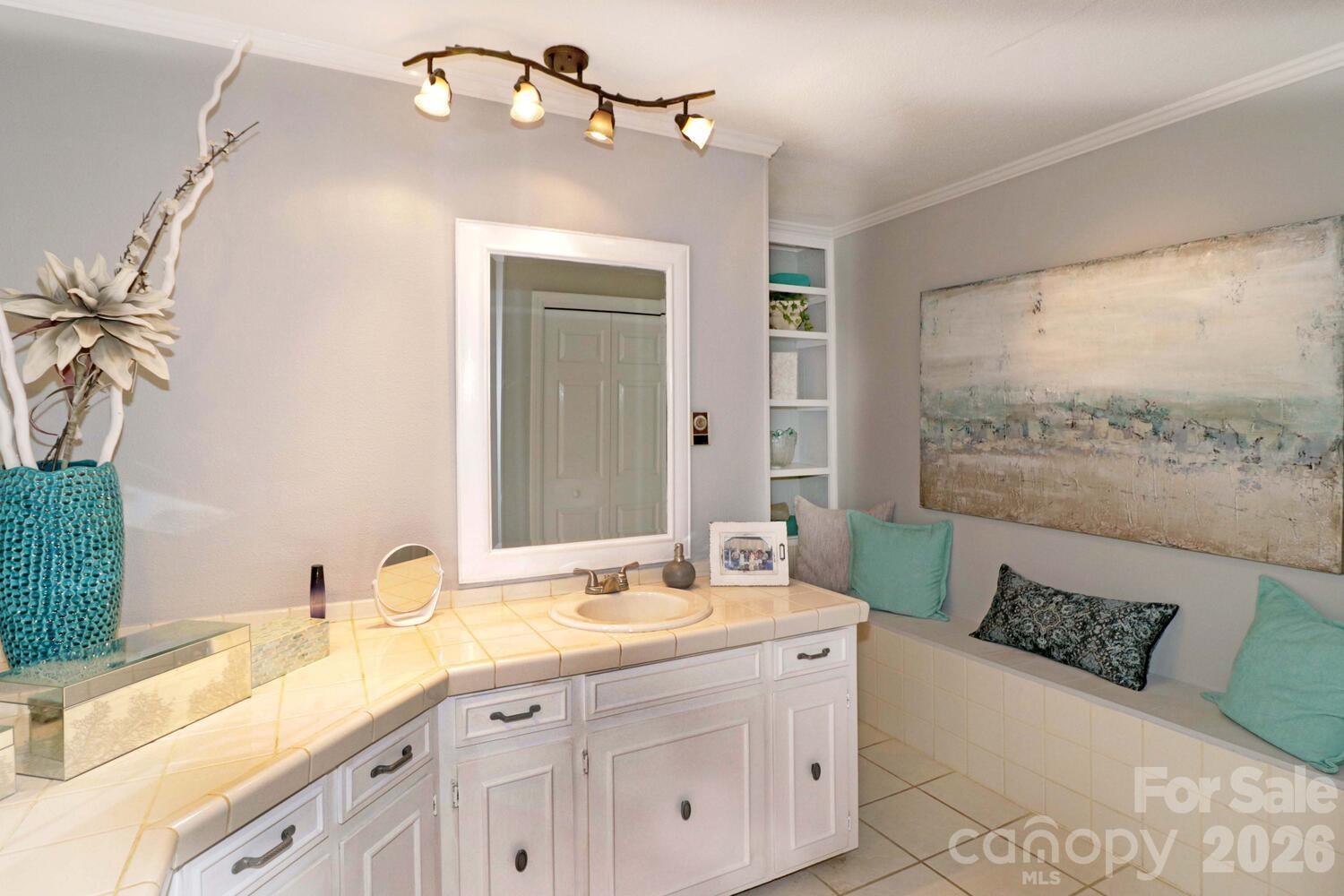 4723 Old Mountain Road — Stony Point