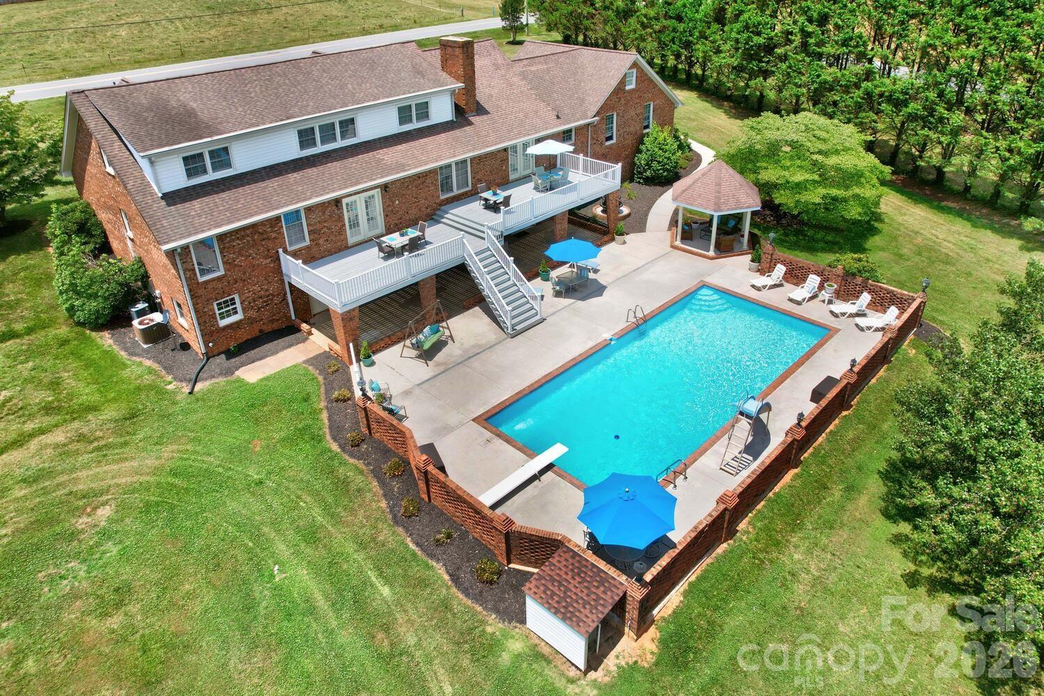 4723 Old Mountain Road — Stony Point
