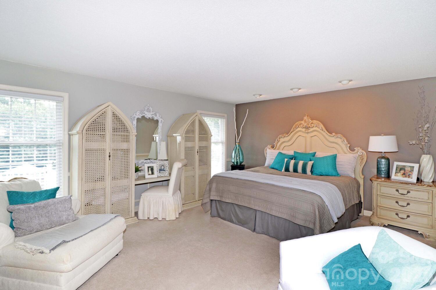 4723 Old Mountain Road — Stony Point