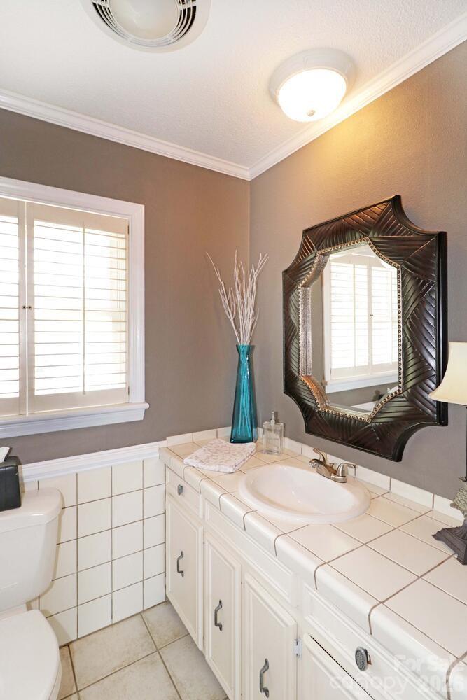 4723 Old Mountain Road — Stony Point