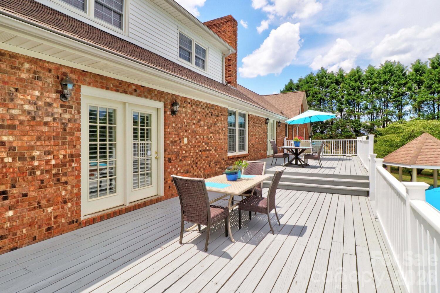 4723 Old Mountain Road — Stony Point