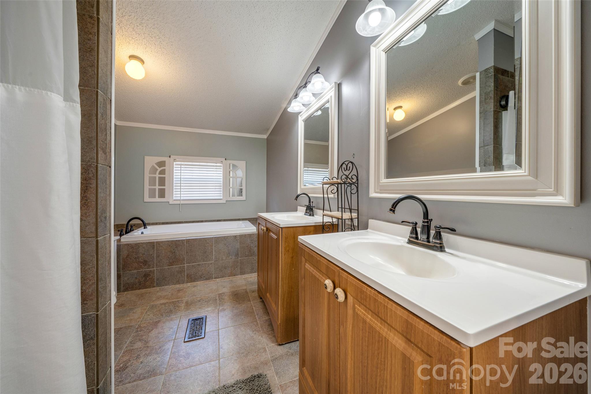 435 McMinn Road — Hendersonville