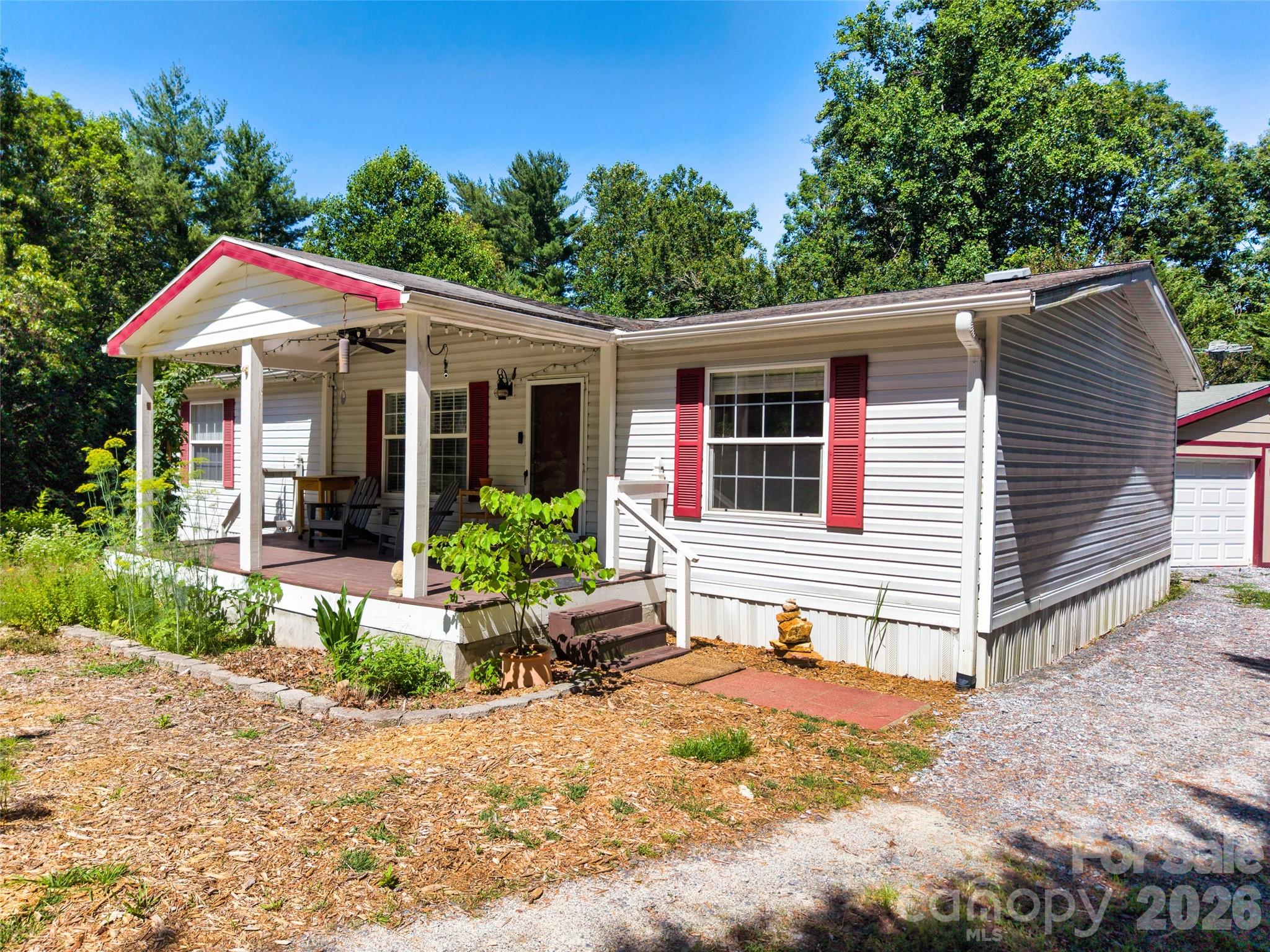 435 McMinn Road — Hendersonville