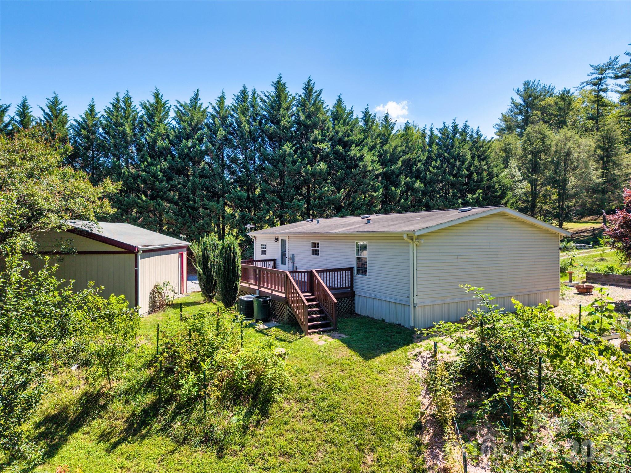 435 McMinn Road — Hendersonville