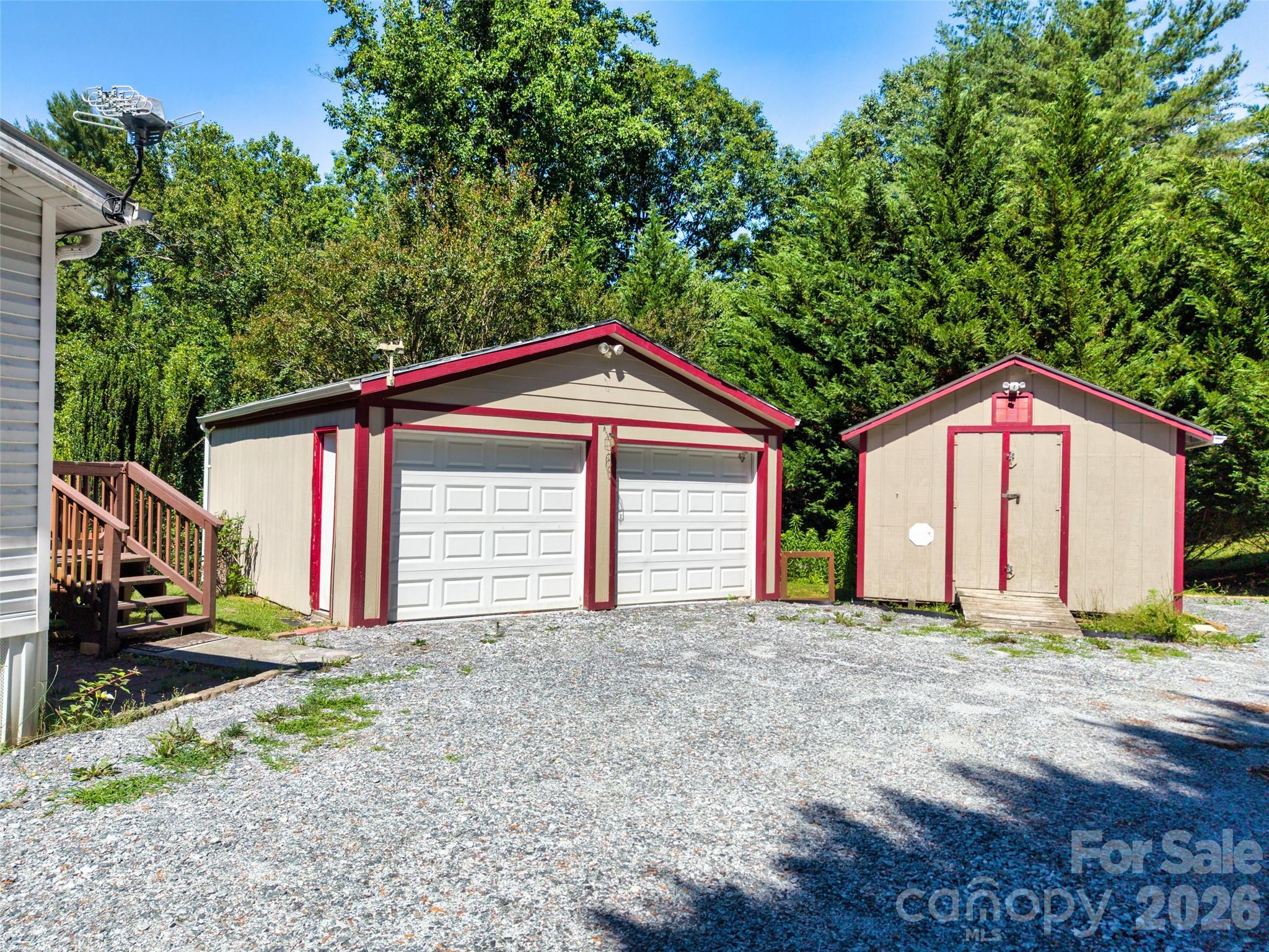 435 McMinn Road — Hendersonville