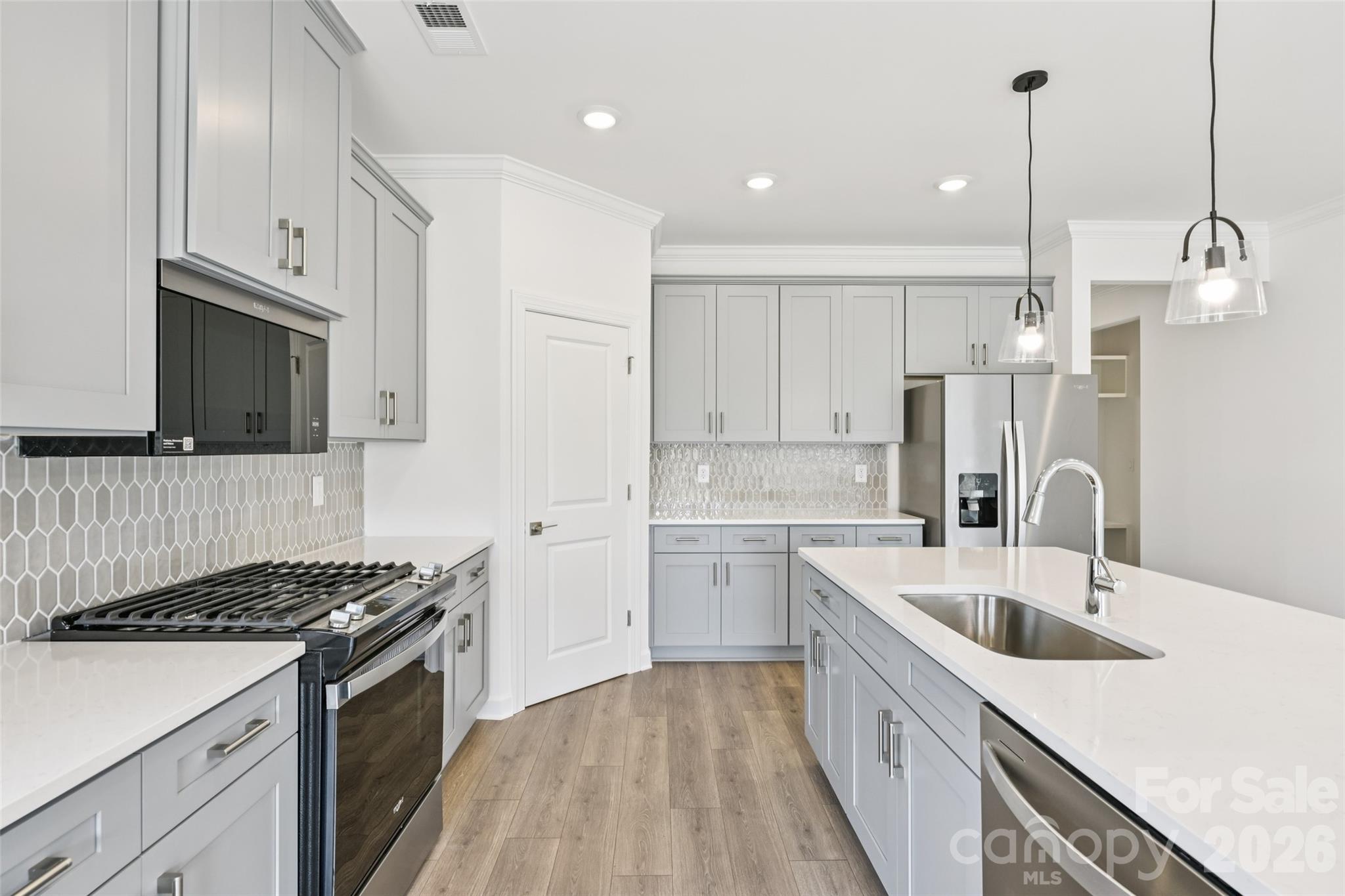 805 Santina Avenue — York