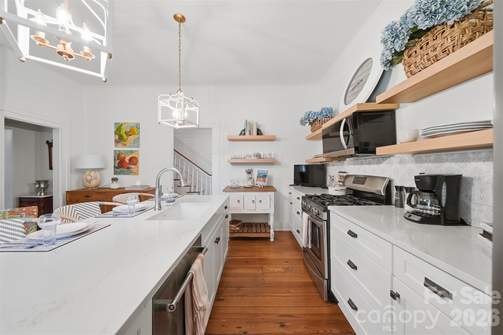 902 N Ashe Avenue — Newton