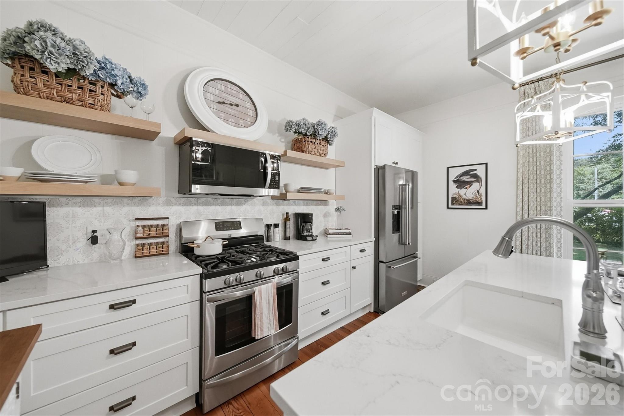 902 N Ashe Avenue — Newton