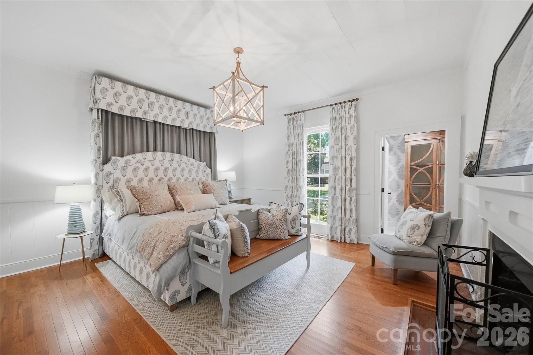 902 N Ashe Avenue — Newton