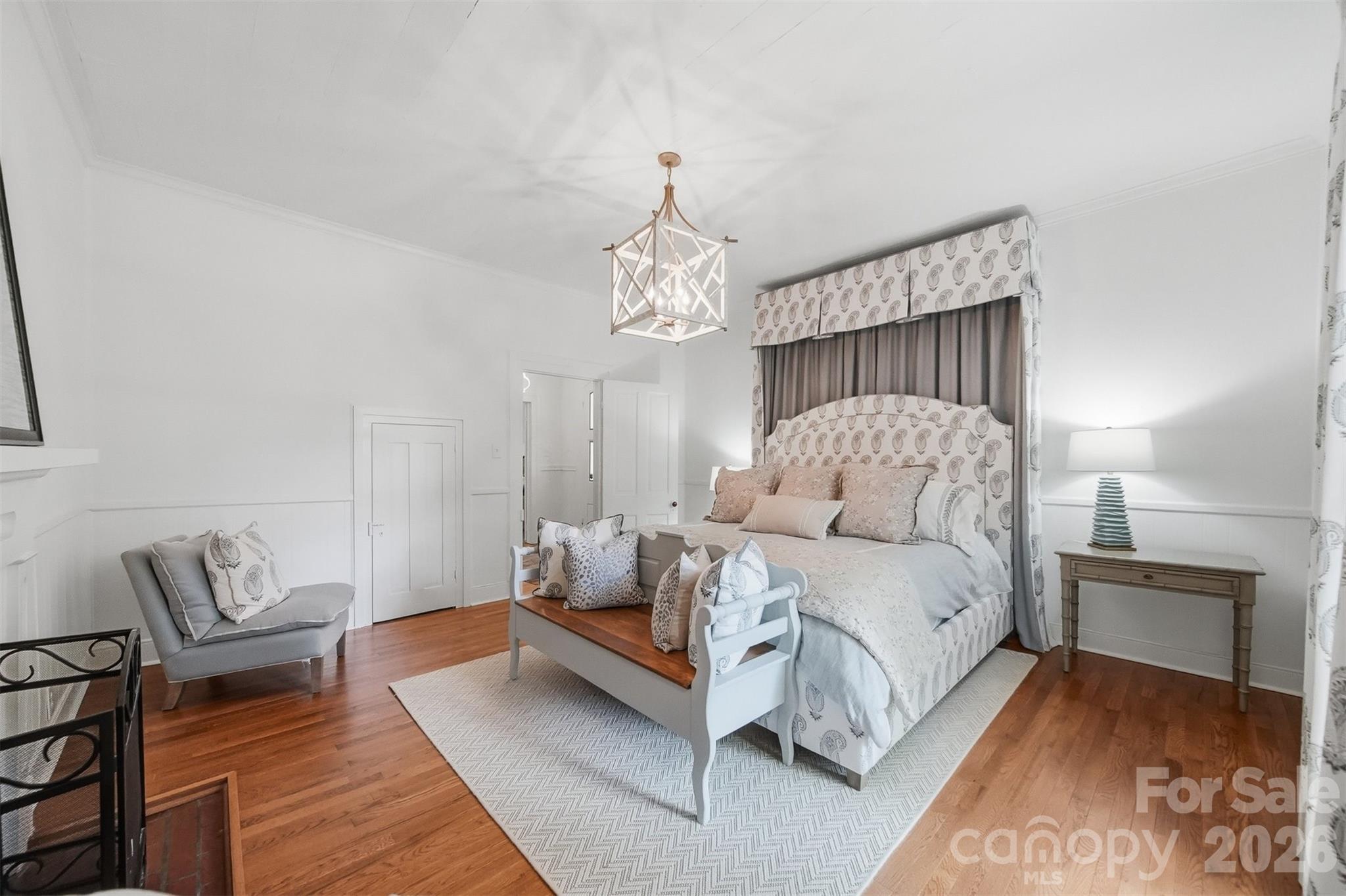 902 N Ashe Avenue — Newton