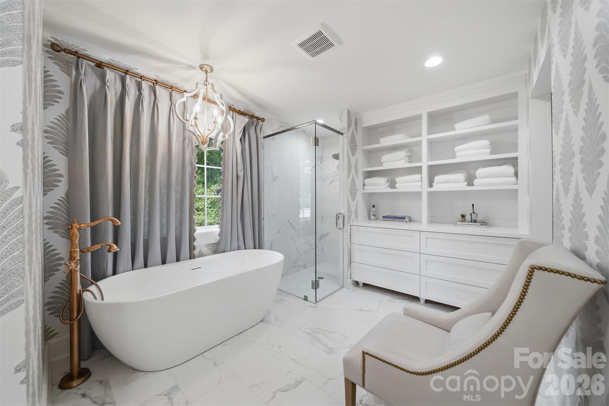 902 N Ashe Avenue — Newton