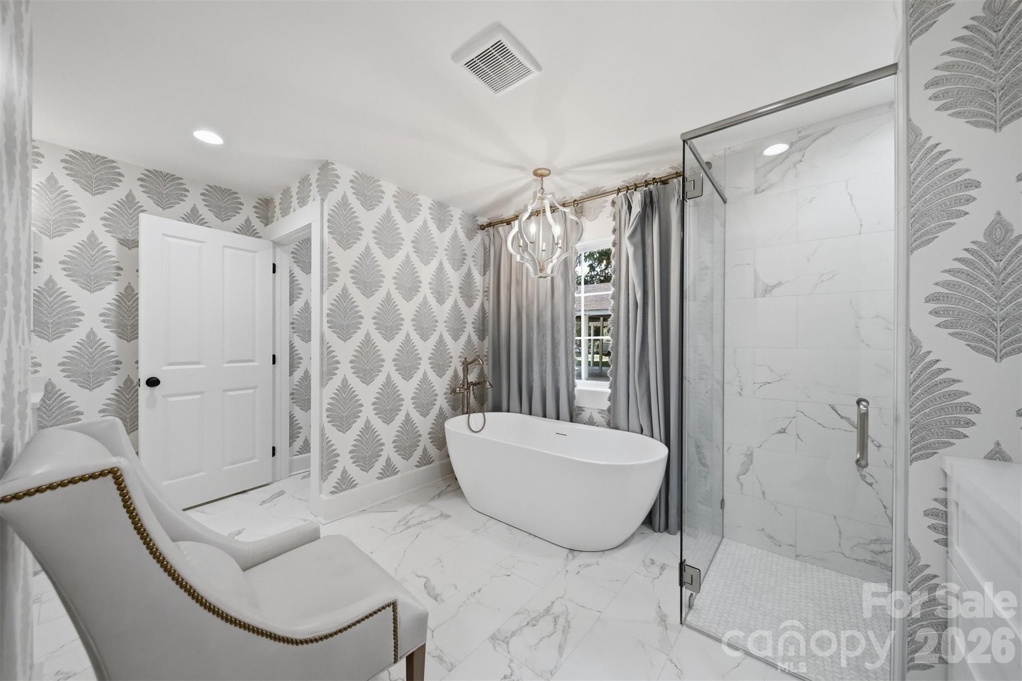 902 N Ashe Avenue — Newton