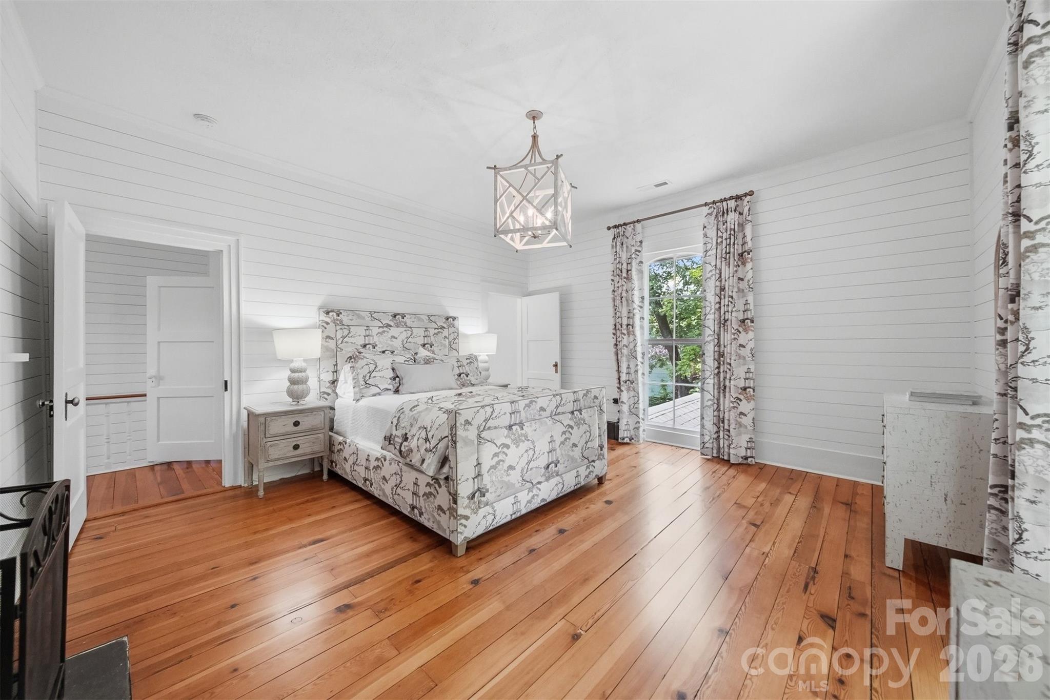 902 N Ashe Avenue — Newton