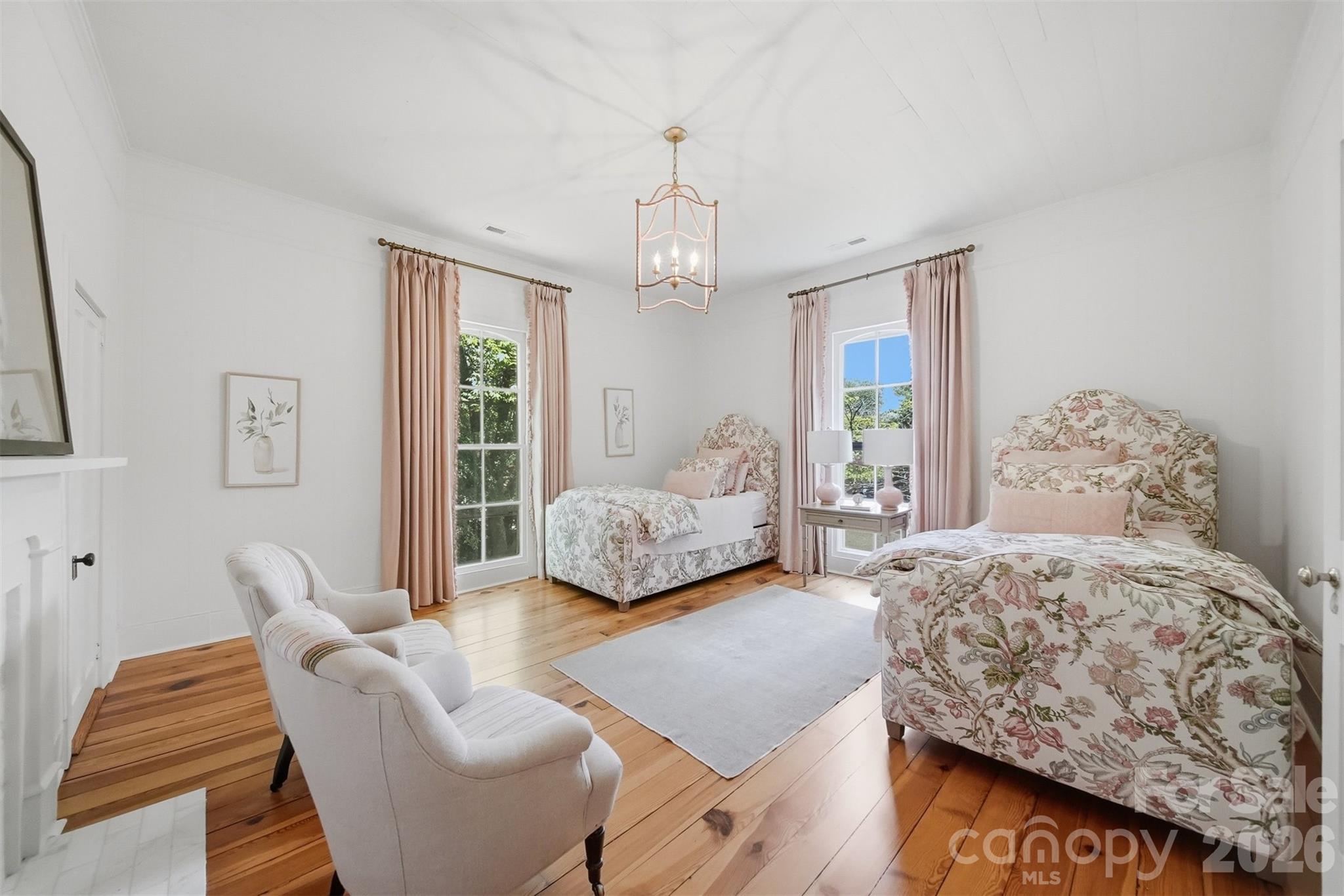 902 N Ashe Avenue — Newton