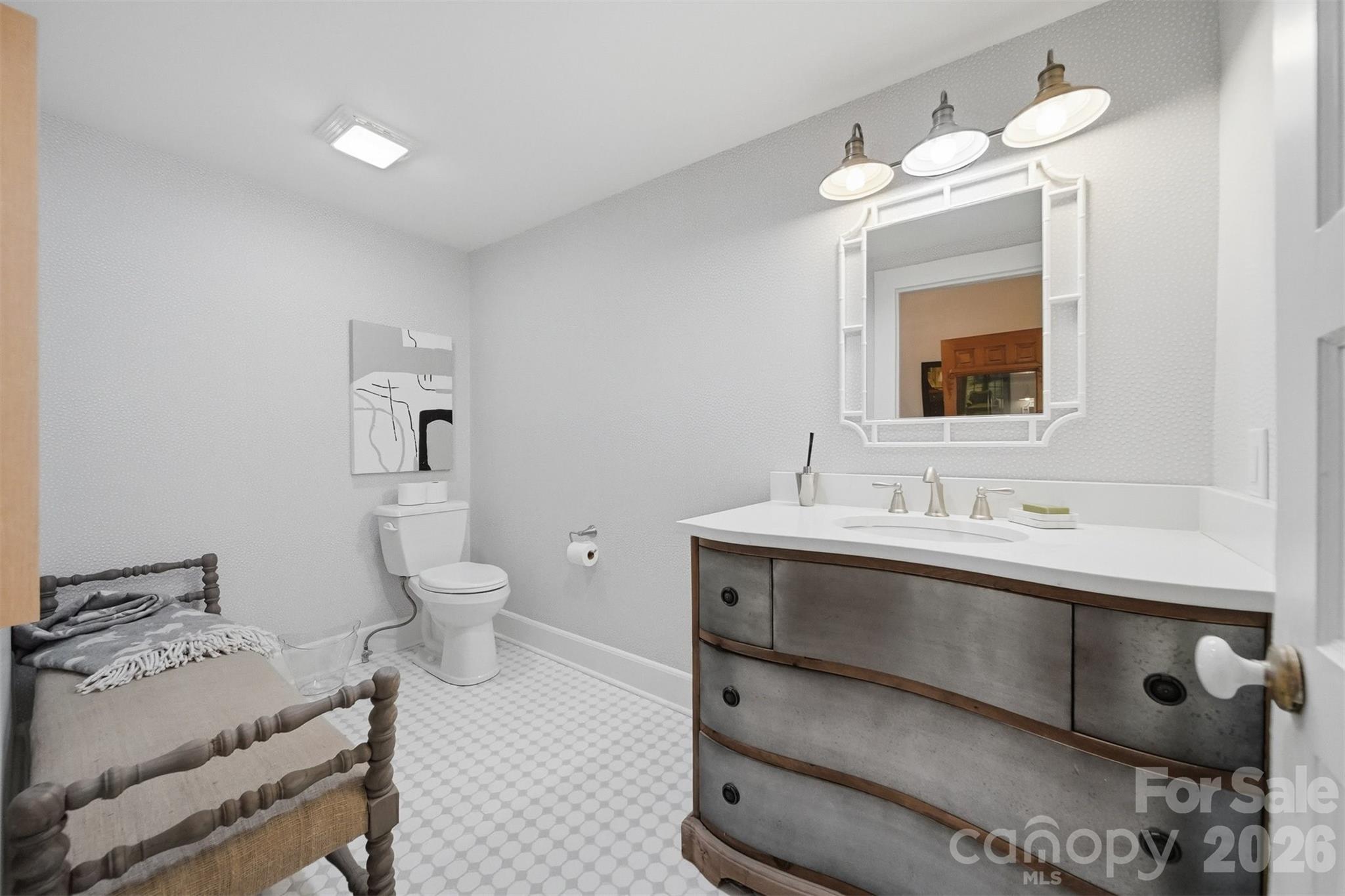 902 N Ashe Avenue — Newton