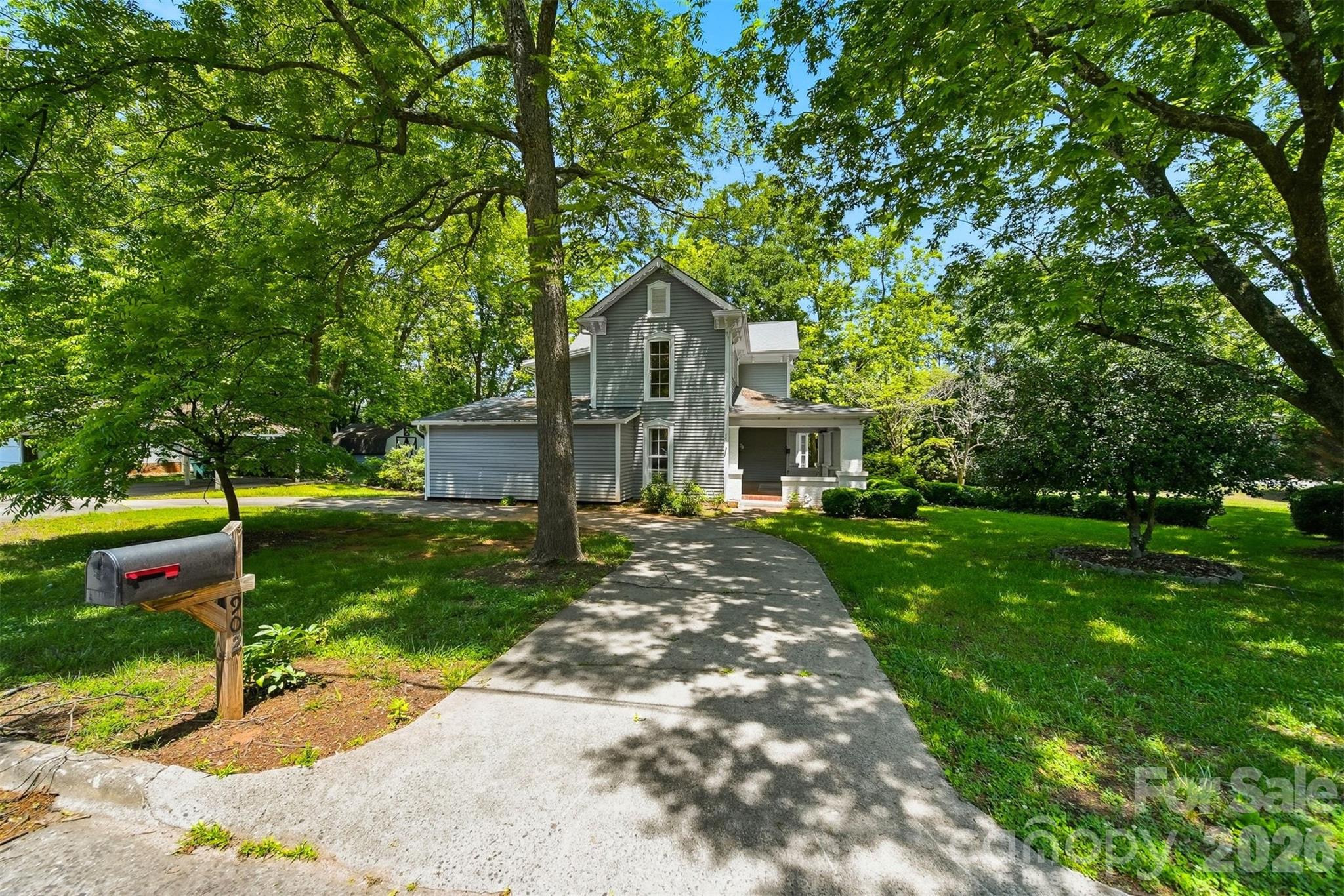 902 N Ashe Avenue — Newton