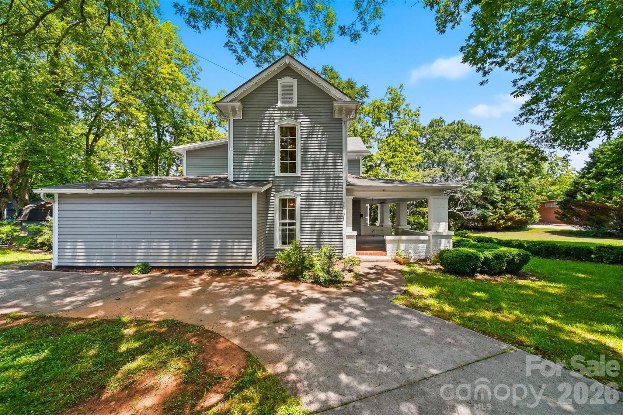 902 N Ashe Avenue — Newton