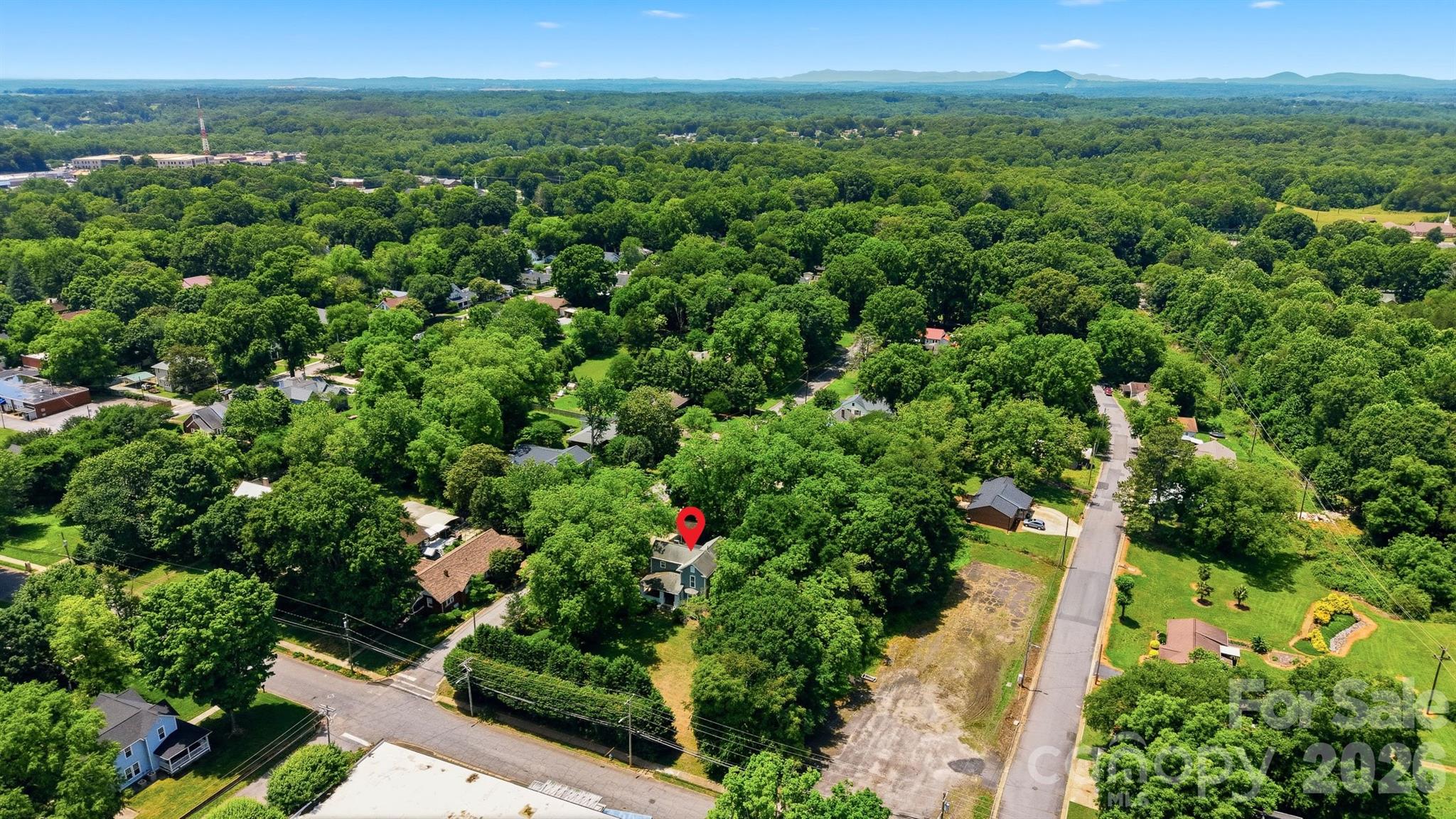902 N Ashe Avenue — Newton