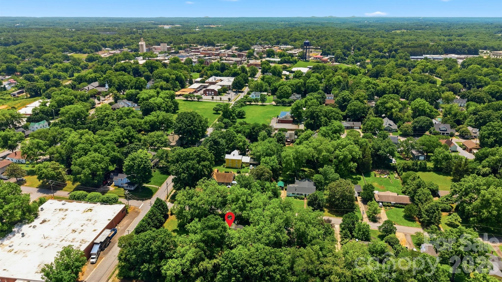 902 N Ashe Avenue — Newton